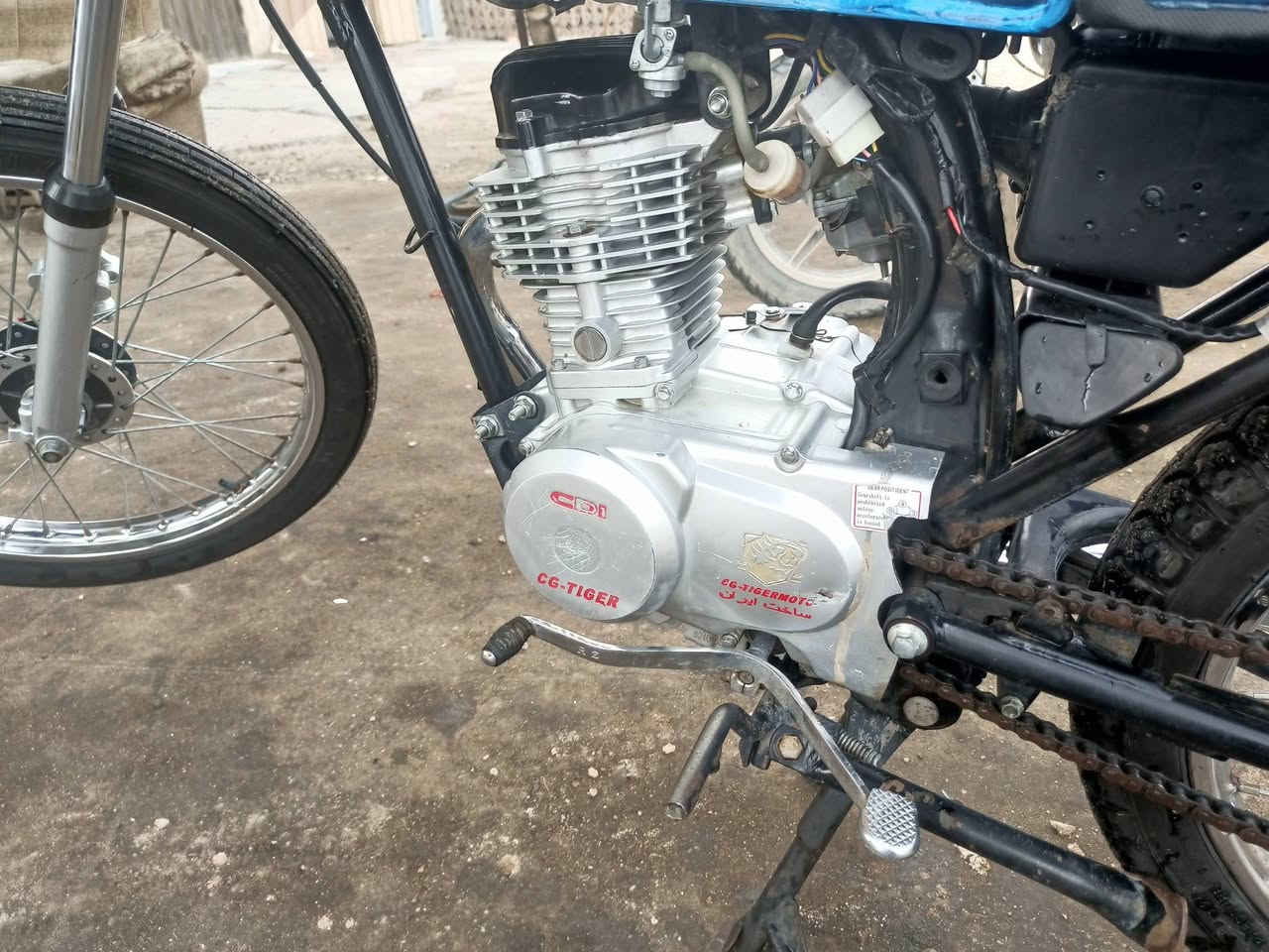 السلام عليكم 
دراجة اربعة كير كلك كلك كلك 
مكينة تايكر 22 دراجة شلعة ومعدل وسلولي مكينة خرسة الدراجة اوراقها ضاعت اكفله الك من السرقة ومن كلشي دراجة كلشي ما بيه لا تنقيص لا تبخير اي شي ما بيه ب375 وبيه مجال بسيط
مكاني كربلاء حي القدس يم النفق


**إذا كنت صاحب هذا الإعلان وتريد حذفه لأي سبب، رجاءا أرسل رسالة إلى الدعم الفني**