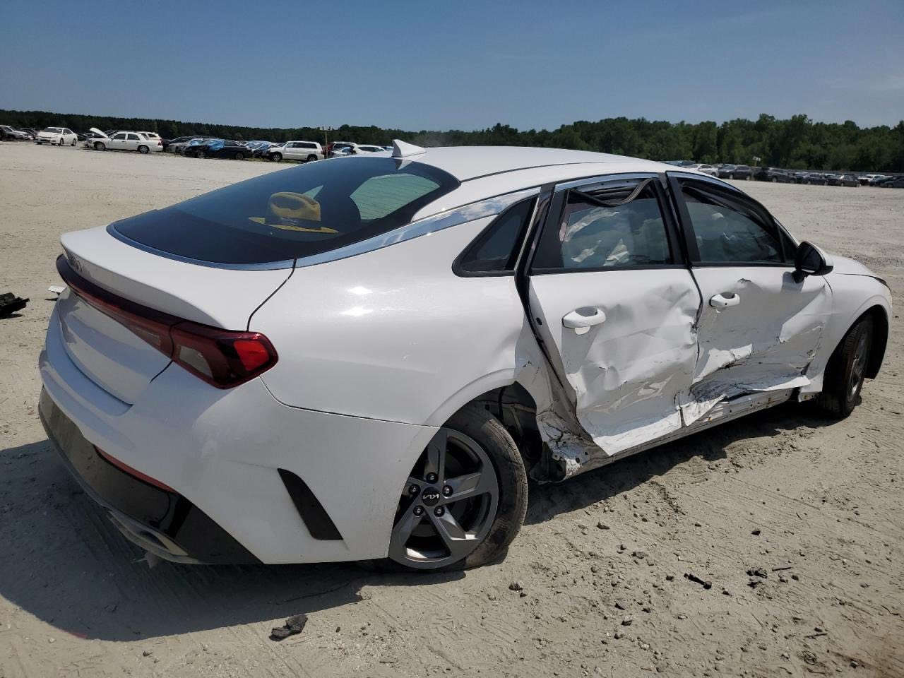 السلام عليكم كي فايف مواصفات LXS موديل 24 منفيس ابسمي لبيع او مراوس حسب القناعه احدث صور الضرر مروفقه ويا الصور العنوان سامراء بيها بابين تبديل مال كصه حاطلها الجاملغ الخلفي اشويه بي ضرر هماتين مصبوغ الامامي توحيد لون فقط بدون اي ضرر محرك 1600 تيربو 🚀 السعر 170 وبيها مجال الاستفسار انتصل على الرقم او مراسله *********** الله يرزق الجميع
