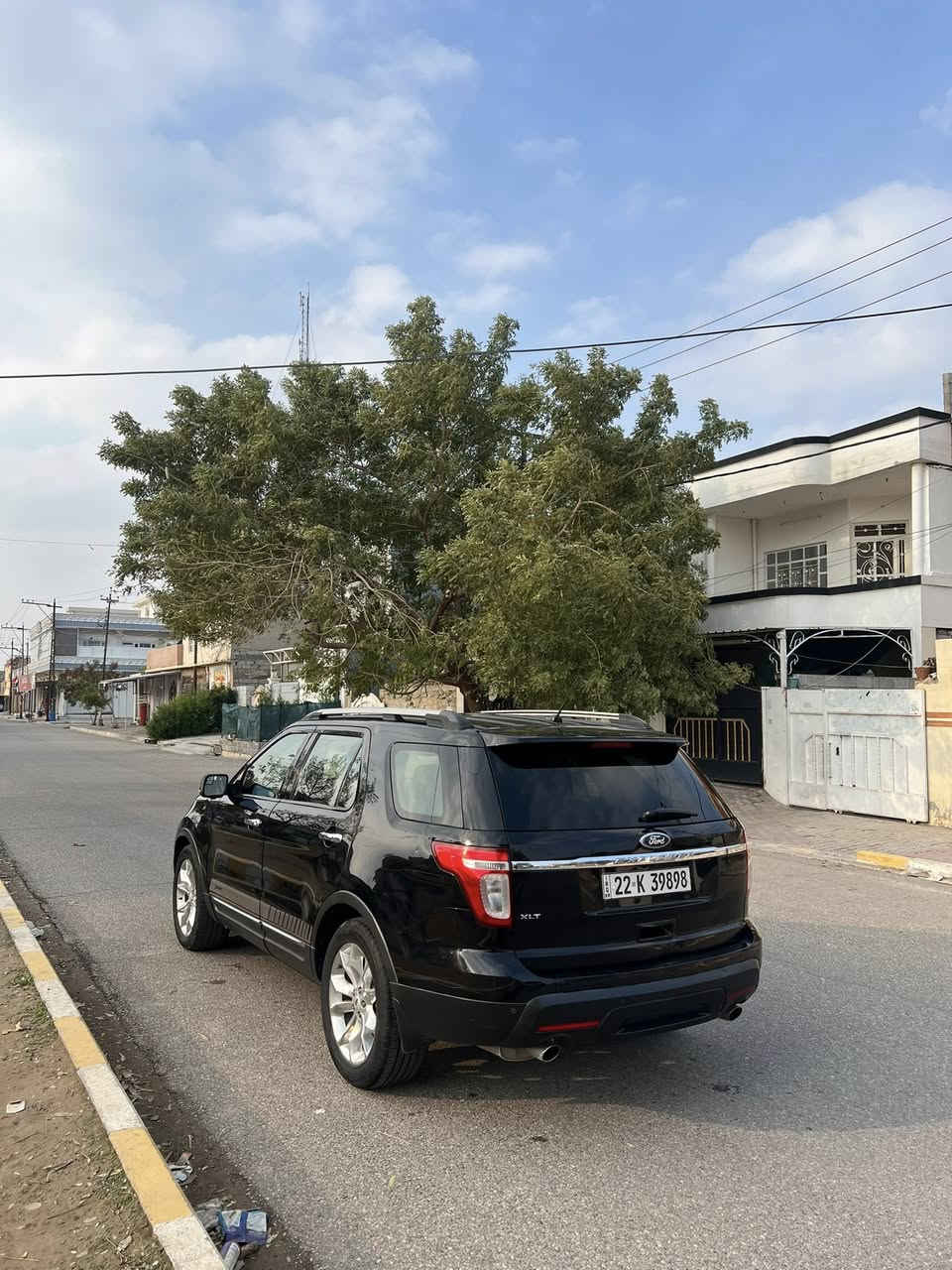 Ford Explorer2012  xlt فورد اكسبلور 
ماشيه220 الف ميل  حقيقي 
السياره بدون صبغ بيه فقط قبغ اللصندوق امبدل بلادي  فقط 
المواصفات : 
-تحديد مسار
-زينون
-تحكم لمس
- مكينة ٦ سلندر 
- ٧ راكب
- ٣ قطع تبريد
- داخل لون اسود 
- تحكم ستيرن 
- شاشة 
- كاميرا خلفية دوارة
- كود ابواب 
السياره بسمي رقم جديد تحويل ثاني يوم وبطاقه بانزين بيه 
كير جديد كير محرك شرط لا صرف ولا بخار واتار بم جديد 
السعر 154Ford Explorer2012  xlt فورد اكسبلور 
ماشيه220 الف ميل  حقيقي 
السياره بدون صبغ بيه فقط قبغ اللصندوق امبدل بلادي  فقط 
المواصفات : 
-تحديد مسار
-زينون
-تحكم لمس
- مكينة ٦ سلندر 
- ٧ راكب
- ٣ قطع تبريد
- داخل لون اسود 
- تحكم ستيرن 
- شاشة 
- كاميرا خلفية دوارة
- كود ابواب 
السياره بسمي رقم جديد تحويل ثاني يوم وبطاقه بانزين بيه 
كير جديد كير محرك شرط لا صرف ولا بخار واتار بم جديد 
السعر 145 وبي مجال للشراي  
المكان كركوك

الرقم: *********** بي واتساب
 
 رقم هاتف *********** وبي مجال للشراي  
المكان كركوك

الرقم: *********** بي واتساب
 
 رقم هاتف ***********
