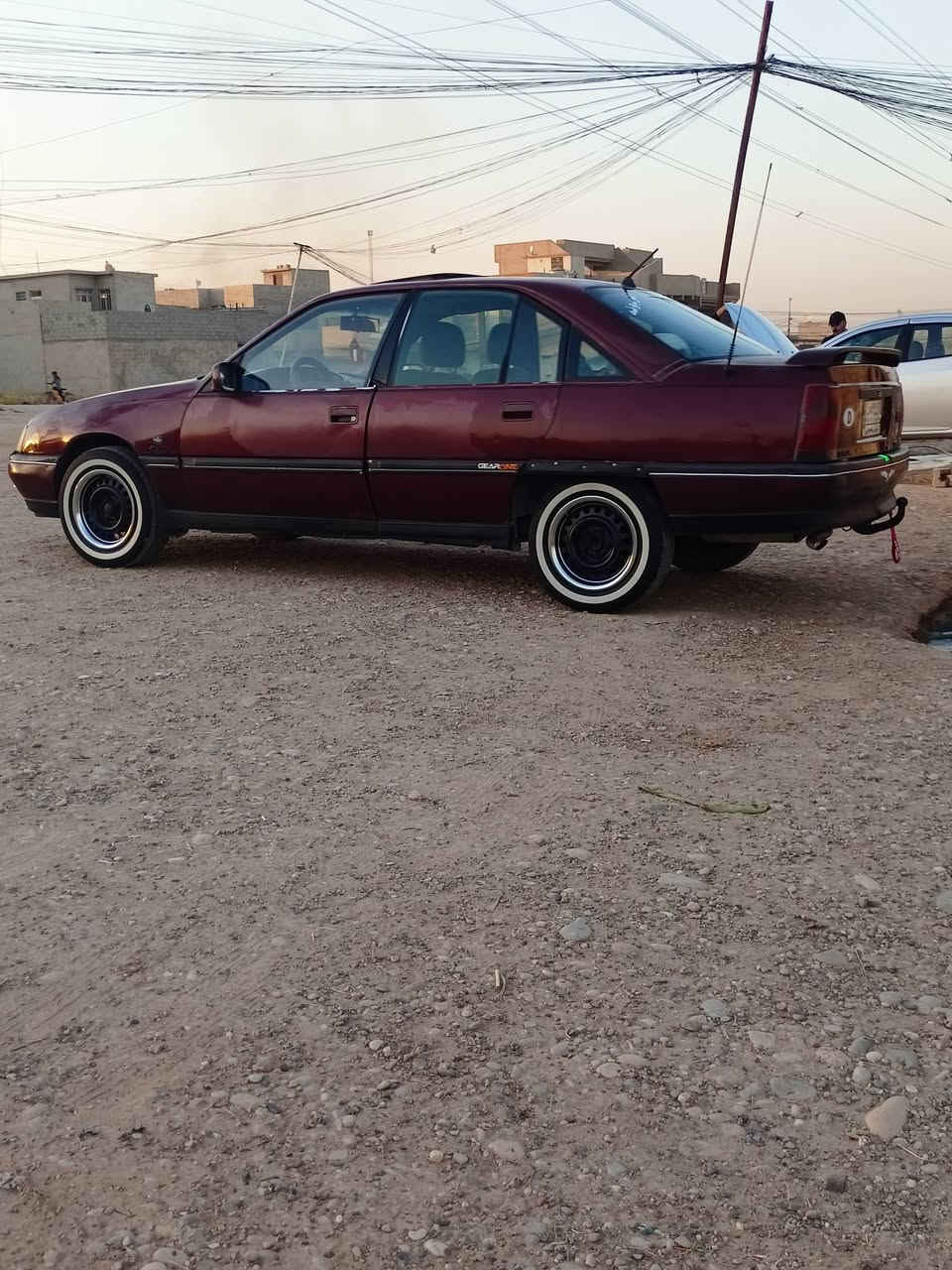 سلام عليكم اوبل اوميكا رقم نينوى الماني شرط التحويل 
سياره احله من صوره طخم فول كير عادي كير ومحرك شرط كهربايات كله شغاله فتحه بسقف سلايت سياره مال جناي 
موديل 1989 
***********
سعر 34 وبها مجال لطيبين

