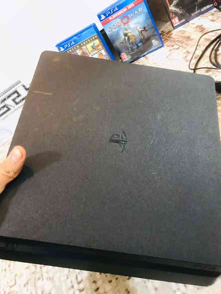 سلام عليكم بلي فور سلم اولاين نضام13.2 الجهاز لك ستيكر ويا كارتونه وملحقاته و3 اقراص وا و العاب منزل بي داخل الجهاز3 هم الجهاز مكفول من كلشي سعر 220 وبي مجال مكاني بغداد الشعب *********** ال يحب وتساب
