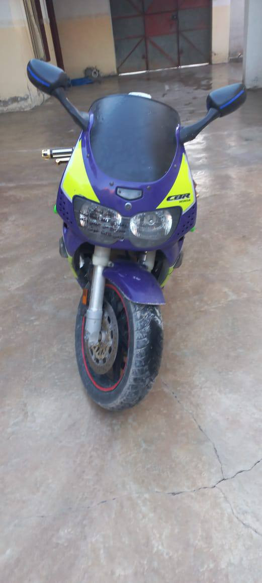 للبيع مرقم سنويا مكان تلعفر سعره على وتساب كلشي مشغل بس محرك فحم يريده محرك رقم وتساب ***********
