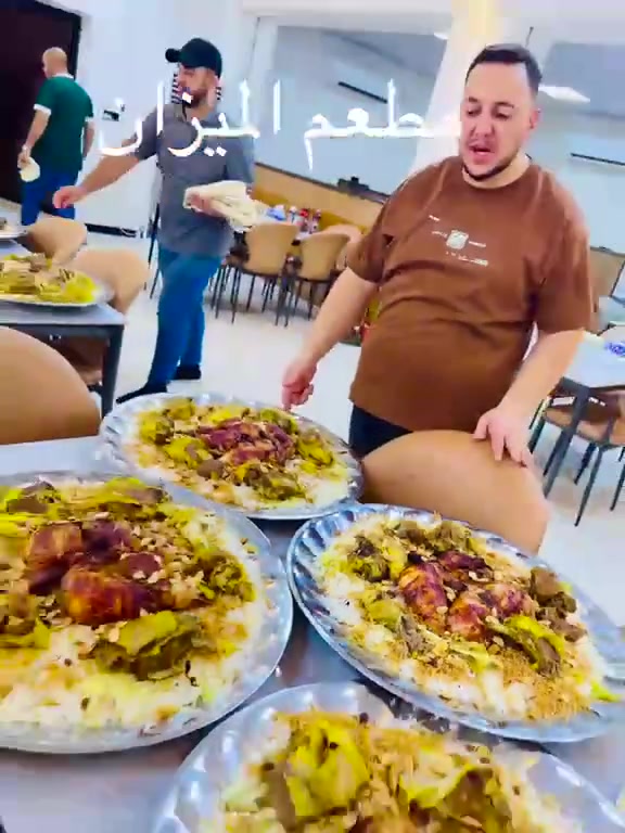 #مطعم_الميزان_يرحب_بكم

#مستعدون_لتجهيز_كافة_المناسبات_والأعراس

كباب غنم خالص على ساطور الحمه الي تعجبك تنثرم كدامك 

گص لحم عجل خالص  🥩 

***********
*********** 

تجهيز طلبيات حسب الطلب

تجهيز أعراس و المناسبات داخل المطعم وخارج المطعم

توصيل داخل حصيبه مجاني
