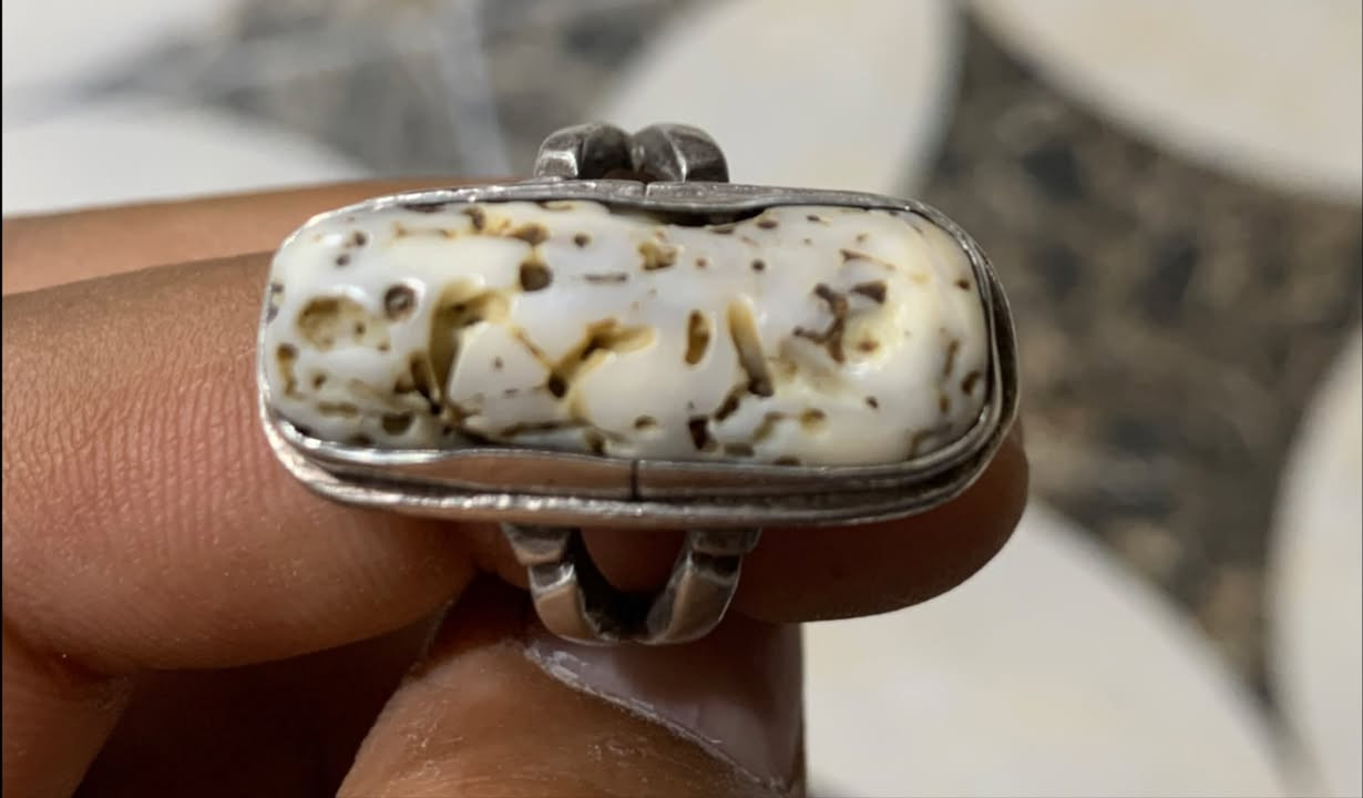 السلام عليكم
محبس عطف بري قديم للبيع
الاستفسار ع هذا الرقم ***********
