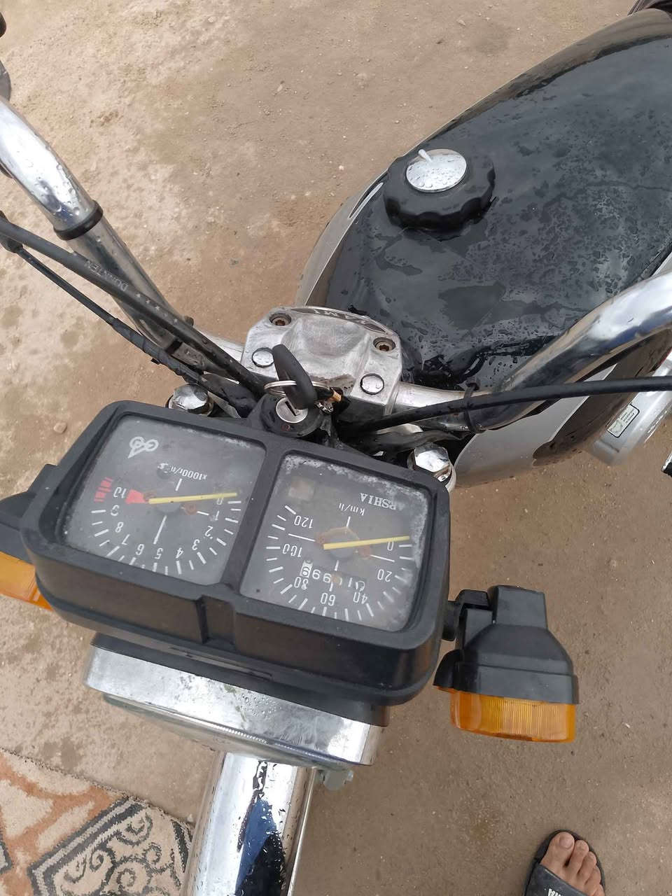 سلام عليكم دراجه للبيع اوراق شلامجه مديل 14 تعمير 25 كامله مكفوله السعر 750 مكاني بصره خور الزبير التواصل *********** الزبير, البصرة
