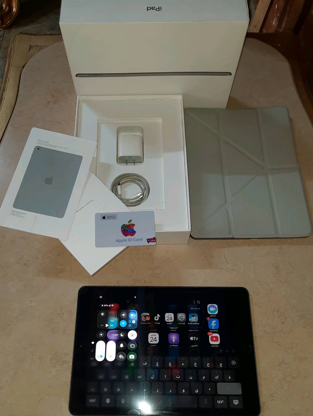 ايباد ٨ السعه ١٢٨ بطاريه 9٧  مستخدم لمده ٣الى٤ أشهر ايباد نضيف بوضع الجديد وتر بروف يعني مبدل بي شي بطاريه بلاديه ممبدله شخط مابي ملحقات كامله شاحنه والبطاقة مال ايكلود والباكيت وكفر هديه نضيف مع حساب بوبجي مستوى ٧٠ الشحن مالته ميطول وياك ساعه ونص ويطول ويلك لعب وتصفح لمده ١٤ ساعه إلى ١٨ ساعه حسب الاستخدام