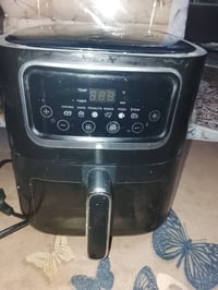 قلاية  هوائية امبليوم حجم كبير شاشة لامس شغالة استعمال قليل مكاني بغدا...