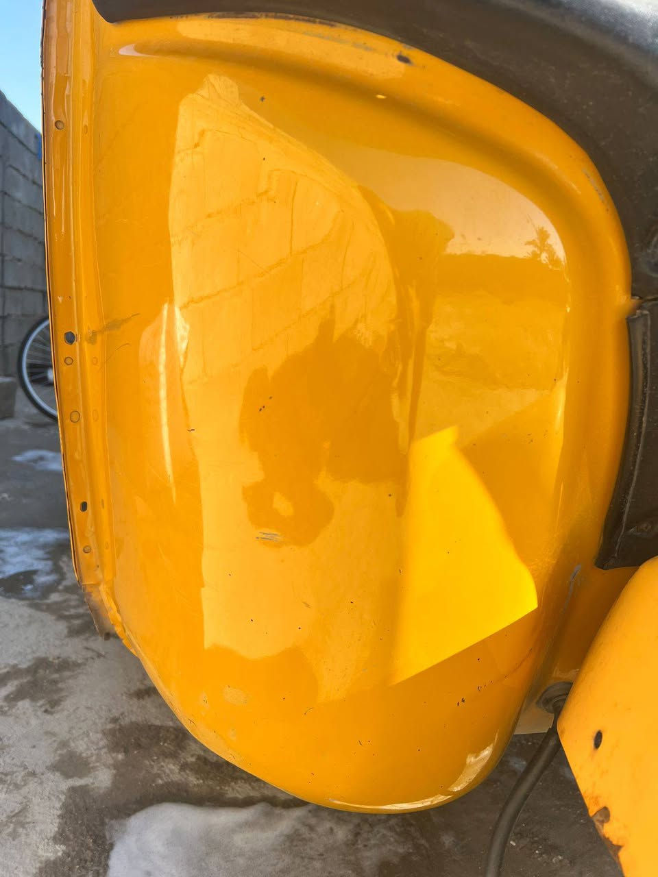 سلام عليكم تكتك البيع موديل 2019شهر12محرك مجفت كلة  بدون ضربة واصبغ بيهة شخوط بل كشر شرط تحويل ثاني يوم السعر 5800العنوان بغداد التاجي  ‏‪***********‬‏
