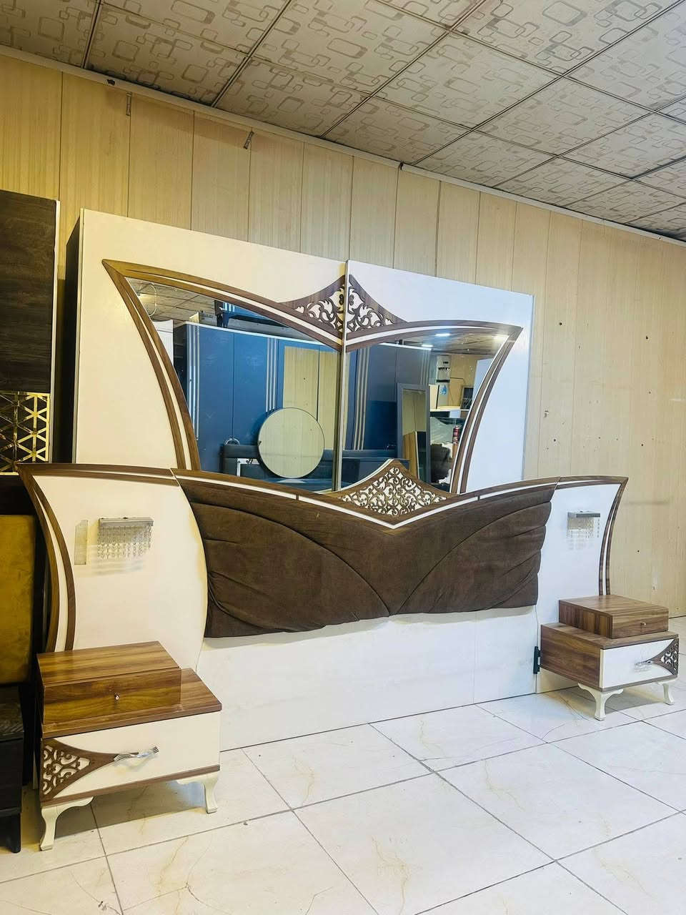 غرفه تركي مستخدمه 
غرفه 5 قطع نضافه مثل صور😍👌
غرفه ول توصيل وشد 375🔥✔️


**إذا كنت صاحب هذا الإعلان وتريد حذفه لأي سبب، رجاءا أرسل رسالة إلى الدعم الفني**