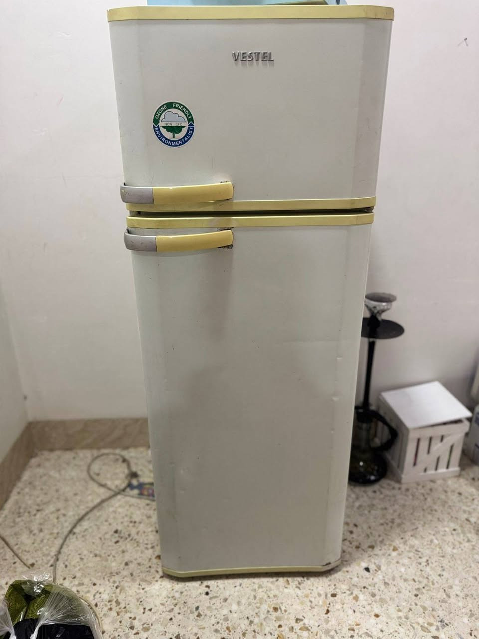 ثلاجة نضيفة حيل وضع شركة الحجم وسط السعر 100وبيها مجال
مايكرويف نوعية سانيو نضيف وشرط الشغل السعر 55


**إذا كنت صاحب هذا الإعلان وتريد حذفه لأي سبب، رجاءا أرسل رسالة إلى الدعم الفني**