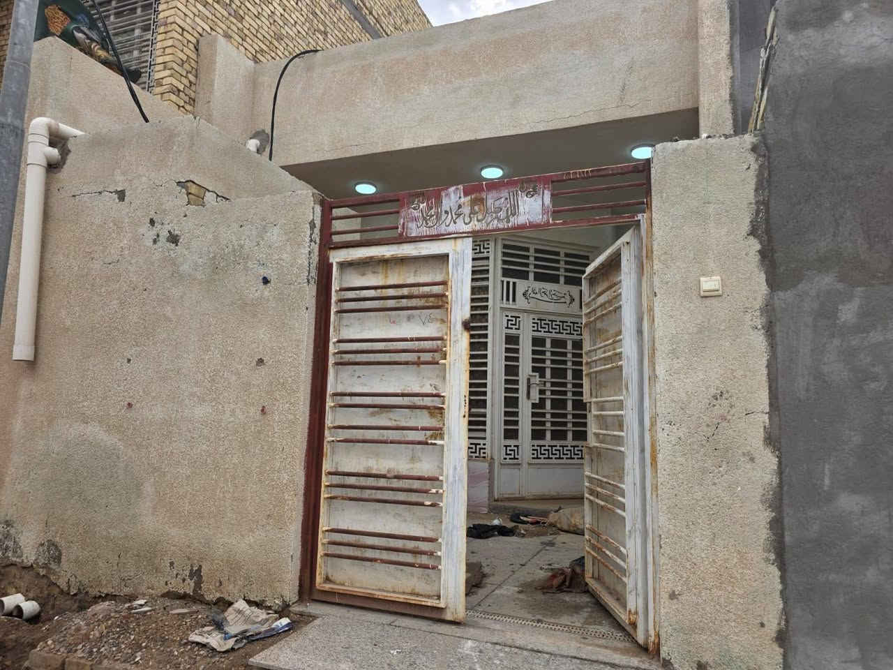 السلام عليكم دار للبيع في نهاوند 11
المساحة 100m
طابقين بناء حديث جديد
للاستفسار ***********
