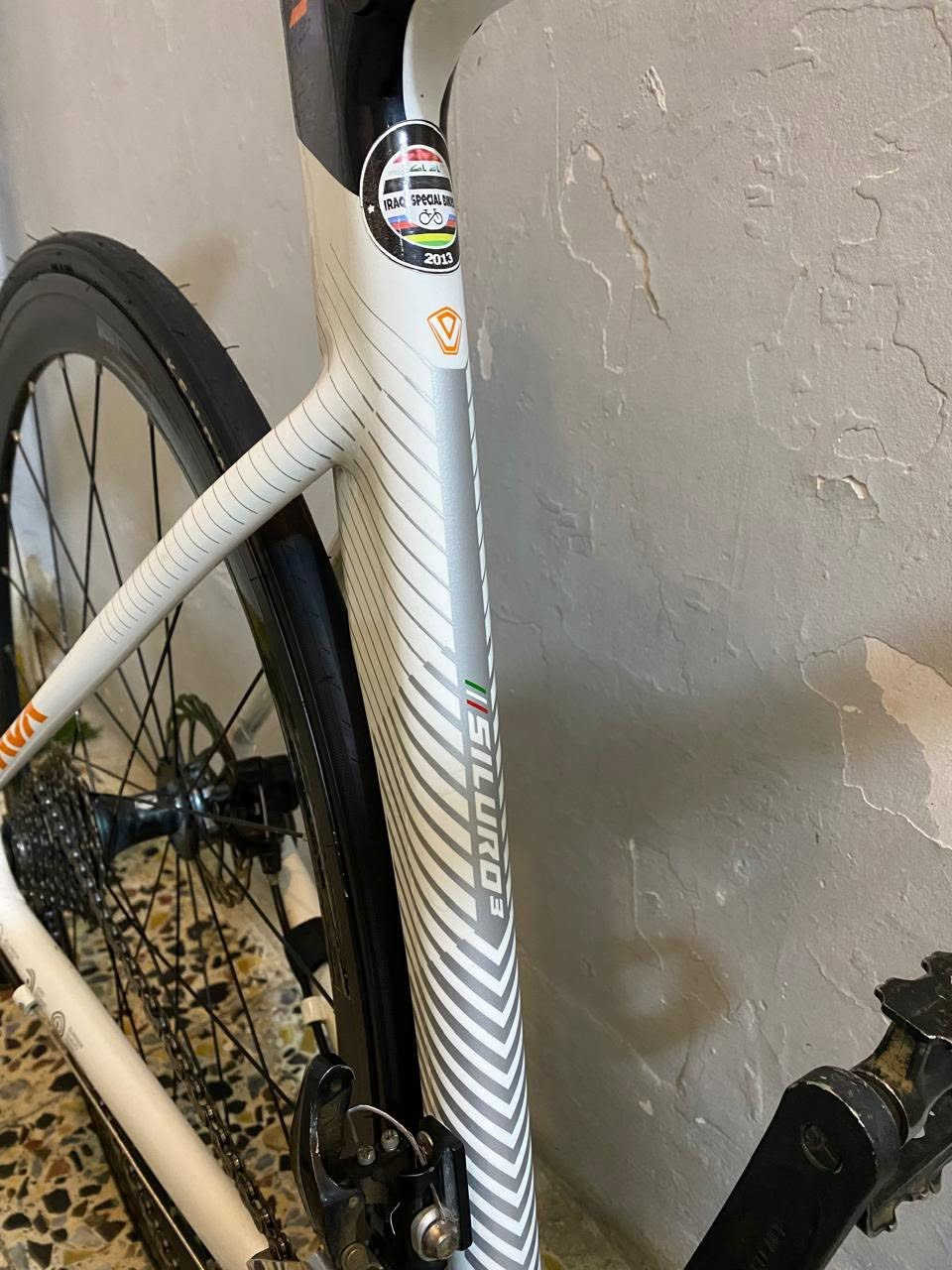 سلام. عليكم. البيع دراجه رود سباق من مار جافا إيطاليا 🇮🇹غنيه عن تعريف حديثه 🚲👌
دراجه. نظيفه. نظافه. (95‎%‎ )
ماشه دراجه. كاربون. فايبر بل كامل. 💯
ستيرن. دراجه. كاربون  فايبر دفن. بل كامل 💯
بوري سرج. كاربون فايبر 💯
بريك خلفي بل. كامل. دفن. 
بريك. امامي بل كامل دفن. 
كير خلفي. دفن بل كامل. 
كير امامي بل كامل دفن .
وياله دراجه. امامي خلفي المنيوم. بل كامل. 🇮🇹👌
دراجه. فريم. المنيوم فقط. مخفف. وحديث 💯
بريكات. امامي. خلفي. دسك. ☑️
مكينه. اماني من ماركه. جافا. إيطاليا 🇮🇹 
سستم. دراجه. سورا.  شيمانو غني عن تعريف☑️
مكينه. دراجه. امامي. جديده. 
ومكينه خلفيه. جديده . 
وزنجيل. بيسكل. من ماركه. شيمانو 
وصوت في بطيخه 👌
زوج تايرات. جديده 💯
فريم عريض مظلع بل كامل ✔️
صوت ويل خلفي ابو ونه 😉💯

الاستفسار خاص 
او رقمي  ***********☎️ 
يوجد توصيل. جميع محافظات العراق 🚚🇮🇶
