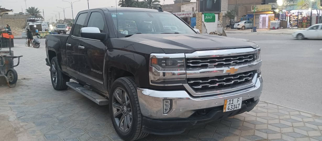 شيفروليت سلفا دور
موديل 18
رقم بغداد الدولي 
مكينه 8
سياره جاهزه من كلشي
مابيه اي نقص 
سوناره موجود بصور
عنواني ديوانية 
سعره 170 وبي مجال 
***********
