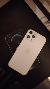 ايفون 12برو ماكس ذاكرة 128 لون سلفر بطارية 77كامل كارتون كلش نظيف الشر...