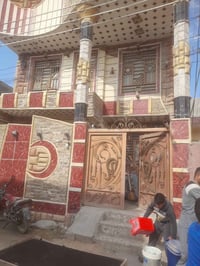 بيت ايجار ١٥٠م يحتوي على (٥)غرف نوم ستقول مطبخ وصاله بيت جديد مرمر درج...