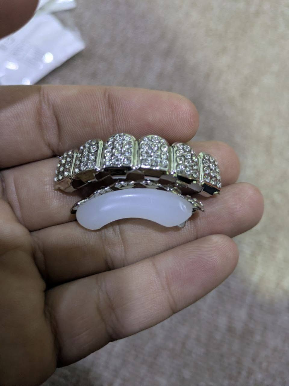 اسنان فضية بهل شكل اليفيدة ينطينا بي سعر وياخده


**إذا كنت صاحب هذا الإعلان وتريد حذفه لأي سبب، رجاءا أرسل رسالة إلى الدعم الفني**