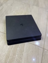 بلي 4 سلم ذاكرة 500 نظامة 13.50 غير مفتوح مع يد تحكم عدد1  وقرص gta5 ه...
