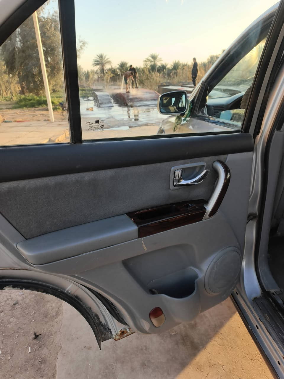 السلام عليكم
كيا سورنتو 2006 خليجي 
سياره جاهزه كير ومكينه رقم بصره  الانكليزي 
 مشروع وطني سنويه لغاية 2029 السياره مصبوغه عام للجماليه حداديه خير من الله باتري جديد تخم تاير جديد سياره جاهزه بيها ملاحظات بسيطه  
السعر  ٧٠ وبيها مجال بسيط 
رقم الهاتف ***********
مكان السياره ديوانيه
