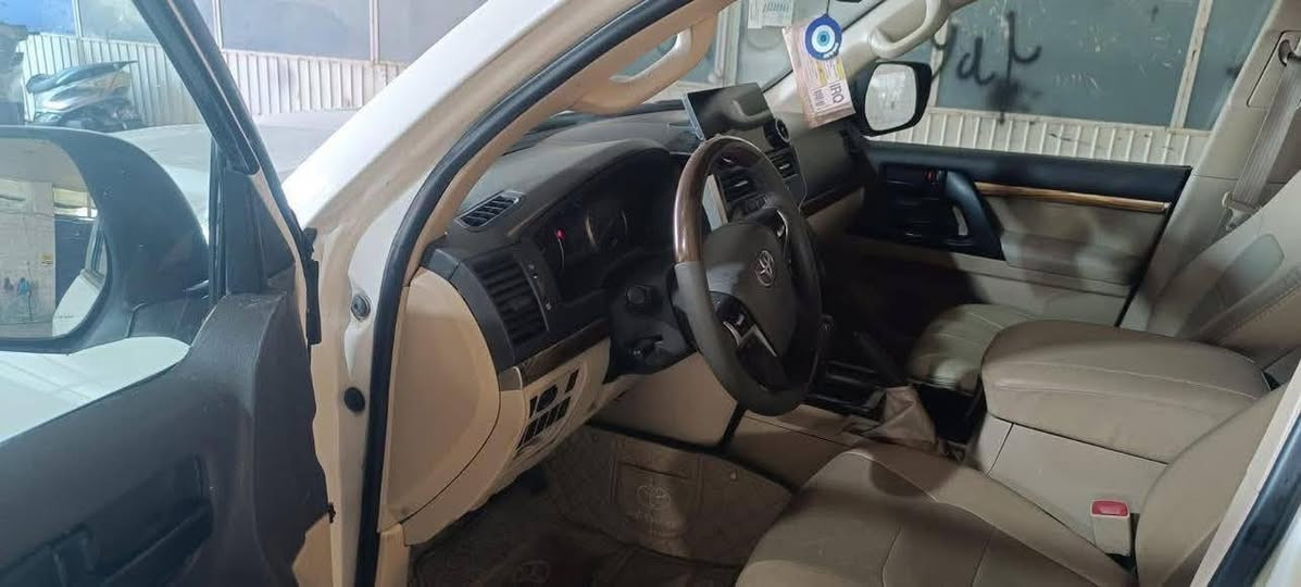 تۆیۆتا لاند گرۆزەر مۆدیل ٢٠١٤ بۆفرۆشتن
مواسەفات jxr
شەش پستۆنە
سەنەوی تا ٢٠٣١ تازەیە بەناوی خۆمەوەیە
تایەی تازەیە
شانی داوە بە لای سایەق ئەوەی تر کێشەی نیە
هەموو گیانی ئیش دەکات بە شەرت
شەنسی هیچی پێوە نییە سەیارەکە زۆر توندو تۆڵ و بێ کێشەیە 
0750 328 9361
شوێن ڕانیە رانية, السليمانية
