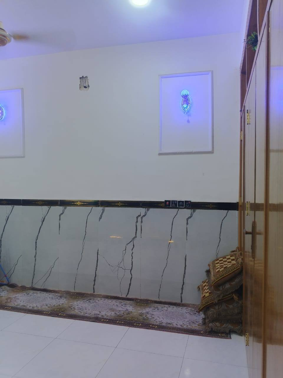 يالله بيت البيع المساحه 100متر طابق ونص حي النداء شارع مجمعات قريب على شارع مجمعات  قريب على طفاء السعر خاص ***********
