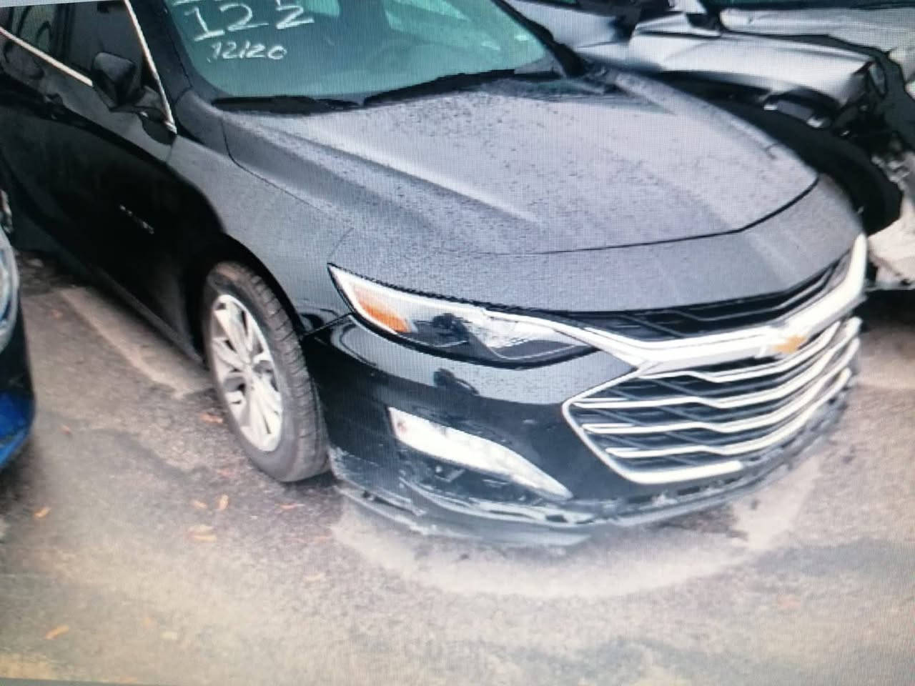 السلام عليكم
ماليبو 2023 جديدة جدا جدا دخول جديد بدون رقم بدون ايرباك
 السيارة باسمي
ماشية 60 الف ميل مشي امريكا
سيارة مابيها نقص دينار متصرف عليها وترايها مال زيرو شرط من طسة ونعومة وتبريد
بجم بلادي شركة 
حادثها مرفق وية الصور 
اني استوردتها واني صلحتها بيدي غراض اصلية نفس اللون جاملغ وصندوق بدون صبغ بدون اي نقص كلشي بيها جديد 

اخوان السيارة دخلت على الكمرك الجديد وعارض ارخص من سعر دخولها والسيارة احلى من الصور بهوايه
وفواتيرها موجوده 

للي ميعرف مواصفاتها 
Lt
محرك 1.5 توربو
تبريد قطعتين
مانع اصطدام
تدفة كشنات 
تحديد مسار 
.. الخ

السعر ١٢٦ بيع او مراوس بسيارة مرقمه
مكان السيارة بغداد / كمب سارة
***********
