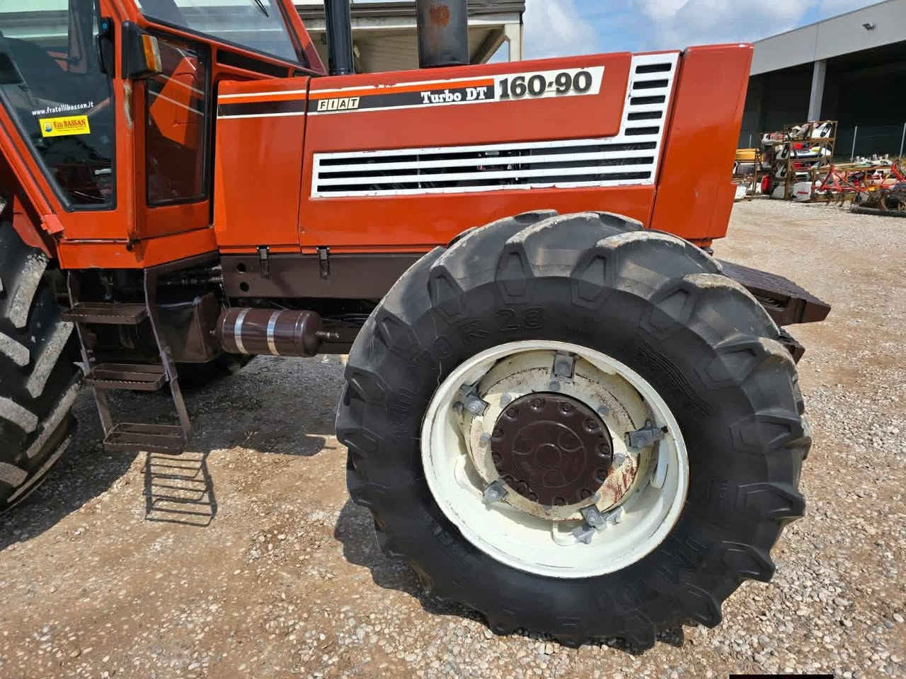 Fiat 160-90
موديل 1991
مشتغل 6800ساعة
محرك كير اكسل بالشرط كفالة عامة
اكسل بارز تكمة عريضة 
تبريد تدفئة شغال
المكينه مشروطة من كل شيء
السعر 45 مليون شامل مصاريف النقل
مكان الجرار اوربا مدة الوصول 25 يوم بعد الحجز⭕
للاستفسار خاص او 3197010285034+


**إذا كنت صاحب هذا الإعلان وتريد حذفه لأي سبب، رجاءا أرسل رسالة إلى الدعم الفني**