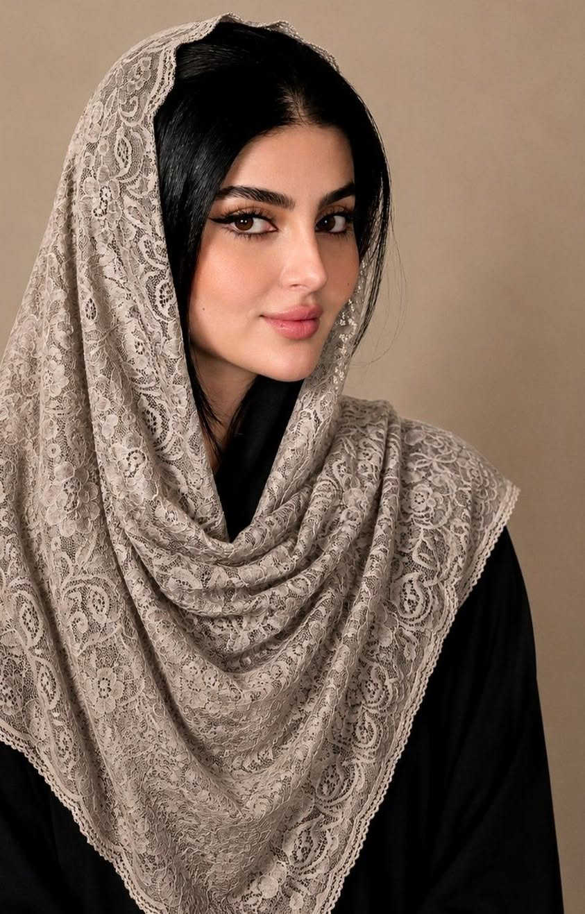 ✨ وصل شال الذكاء الاصطناعي الترند ✨
🧵 خيط بريسم وقماش تول فاخر
💎 نعومة ولمعة راقية جدآ 
🎀 تصميم أنيق وموديل عصري
🌈 ألوان مميزة تتناسب مع كل الإطلالات😍
قياس الشال / الطول مترين والعرض 70 سم ✔️
#الاصلي الكويتي البريسم 💯 متوفر خدمه توصيل لجميع المحافظات العراق 🚘


**إذا كنت صاحب هذا الإعلان وتريد حذفه لأي سبب، رجاءا أرسل رسالة إلى الدعم الفني**
