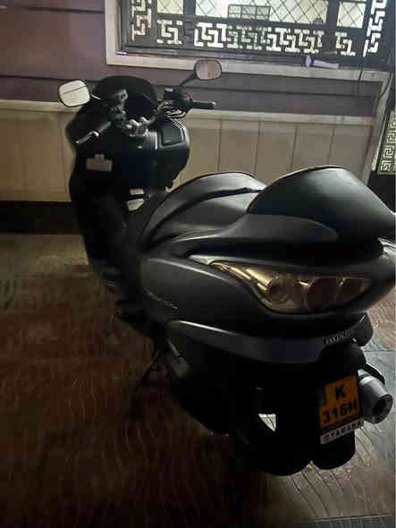 السلام عليكم من رخصة الادمن فورزه كرستال 250cc للبيع او مراوس حسب القناعه . 
دراجه تخبل مابيها اي نقص .
كير مكينه جويتر ما مفتوحات.
كفراتها نضافه ٨٥٪؜
حساس ستاند
تدفئة يدات 
نضام سماعات بلادي
الدراجه خير من الله منفيسها موجود دراجه متعبك كهربائيات نضيفه واير متيب ما تلگه من المازده للبگلايت 
العنوان بغداد الدوره *********** ما متواجد فيس
***********هذا الرقم بي بس واتساب وتحياتي للجميع. بغداد
