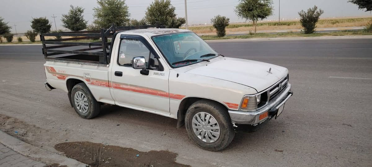 السلام عليكم سيارة بيكم موديل 89 رقم كركوك سنويه لل29 بسمي محرك كير اكسل كله شرط السعر 52 بيه مجال للاستفسار أكثر *********** مكاني كركوك مراوس يرهم
