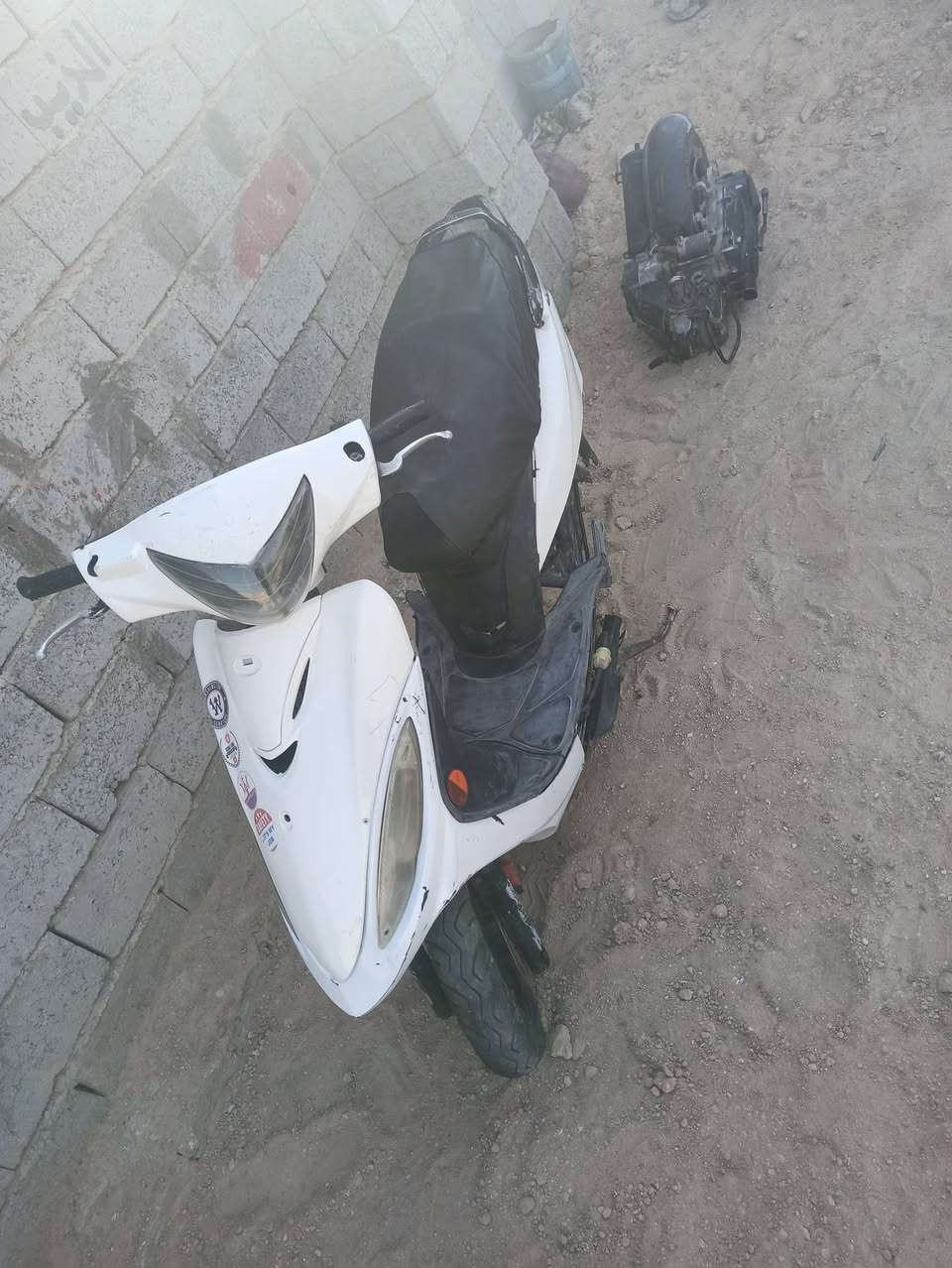 السلام عليكم
دراجه كامكو جي فور دراجه عايزه تجفيت كايم محركه مفتوح عن شاصي كدامك موضح بصوره تجي تحمل وتروح
دراجه غراضه كامله كابريتر شوته ذيل صفاح كلهن كامللات
السعر 150وبيه مجال
مكان النجف جريويه


**إذا كنت صاحب هذا الإعلان وتريد حذفه لأي سبب، رجاءا أرسل رسالة إلى الدعم الفني**