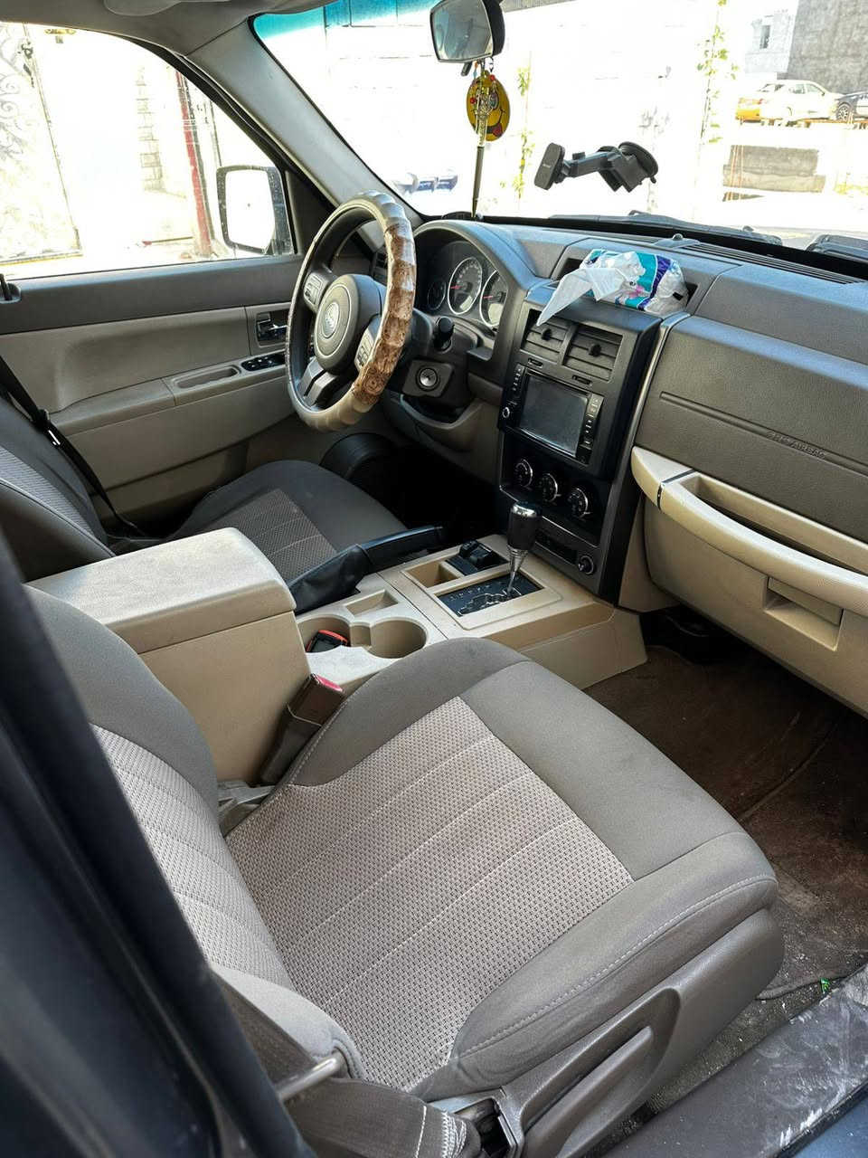 السلام عليكم من رخصة الادمن
جيب ليبرتي ٢٠١٢ ادوات ادوات
السيارة جديدة جدآ مكفولة من الگص والصبغ فقط دعامية خلفية مصبوغة لو گير شغال السيارة جاهزة من جميع النواحي المحرك بي خيط تبخير تبريد ثلج السيارة تنباع بدون لوحات السعر ٥٨ مكانها البصرة اي استفسار الاتصال
***********
***********
