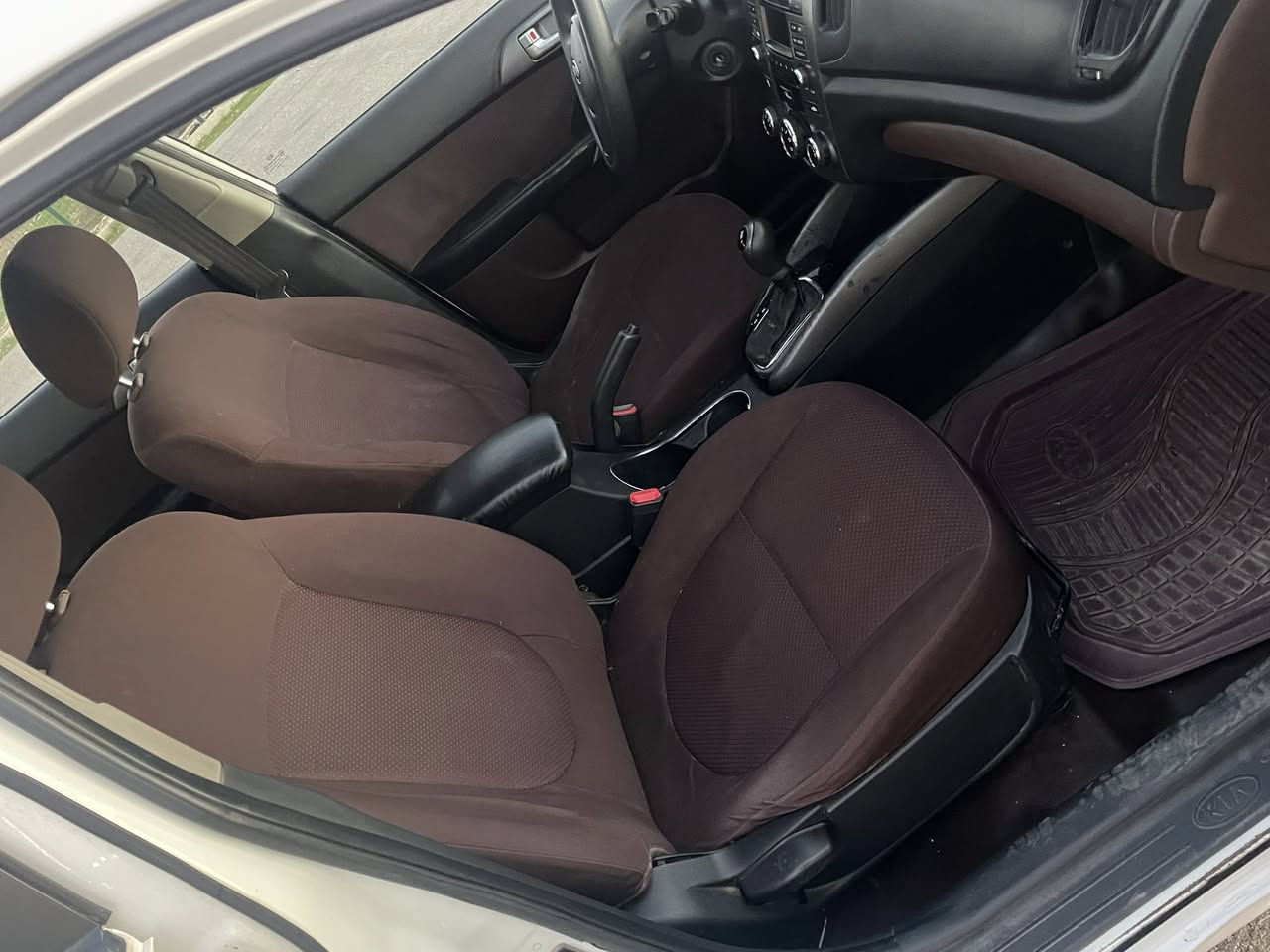 كيا سيراتو موديل ٢٠١١ بدون صبخ ..صور سونار موجود شوي بارد ماباقي بشرط -مكينه گير مامفتوح شرط فحس -دواخل أحمر ٦ گير تبريد لمس -سنوي حتي ٢٠/١١/٢٠٢٦ 
سعر ١٠٥ ورقه شوي مجال 
مكان -سليمانيه 
ژ.م ***********
