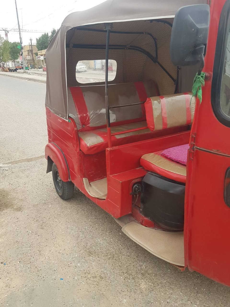 سلام عليكم تكتك مديل 17 شهر 11 جاهزة كلهة شغالة بس  بيهة صليب ولباقي كلة شغال تكتك معمرة جديد السعر 3    200 وبيهة مجال مكاني الحسينية الراشدية ***********
