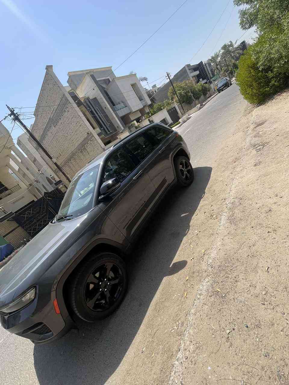 السلام عليكم.             جيب كراند شيروكي التيود موديل ٢٠٢٣  رقم اربيل بأسمي حادثها تبديل بابتين جهة اليمين اصلي بدون صبغ 
السياره بحالة الوكاله وماشيه ٢٩ وموصفات فول ما عدا الفتحه
السعر ٣٤٠٠٠$ وبيها مجال جدا بسبط
لمعلومات اكثر الاتصال  واتس اب 
***********
