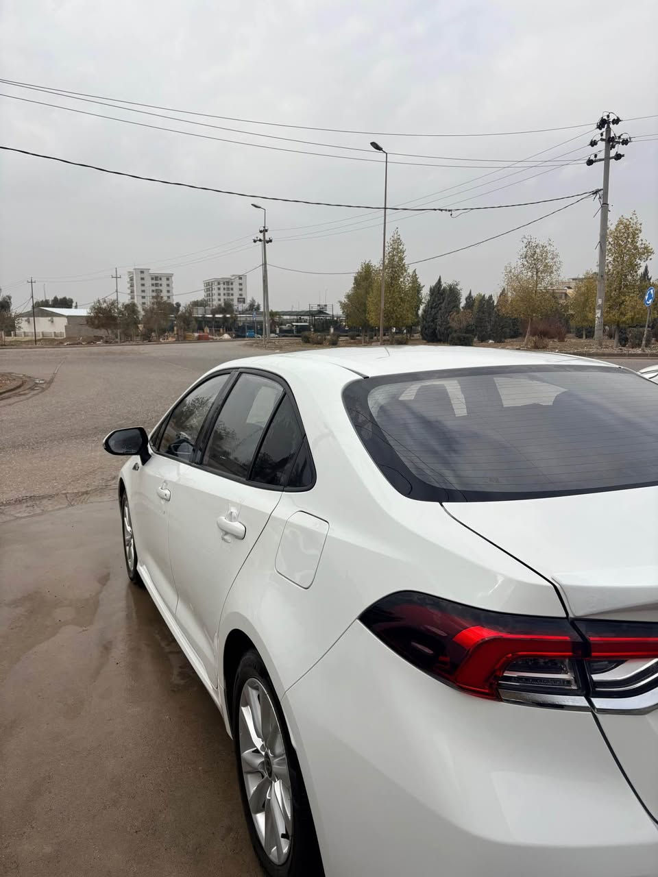 کۆرۆلای سینی ٢٠٢٤ شکل خەلیجی
رەقەمە 
مواسەفات HEV
٢ بست پیدی ئاری هەیە لە درگای پشتی سایەق 
نرخی ١٥٥$ مەجالی تیایە
لەهەولێرم 
*********** أربيل, العراق
