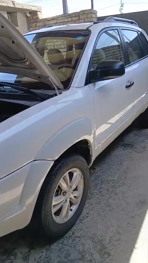سلام عليكم توسان ٢٠١٠ سياره جديده مكينه مافتوحه كير واتماتيك مكفوله كفاله عامه عده الفيديو ذاكره تبريد شغال صدر خلفي ولا أمامي جديده تخم تاير جديد رقم بغداد بسمي انكليزي كلشي واضح بل فيديو مكان بغداد رقمي ***********
