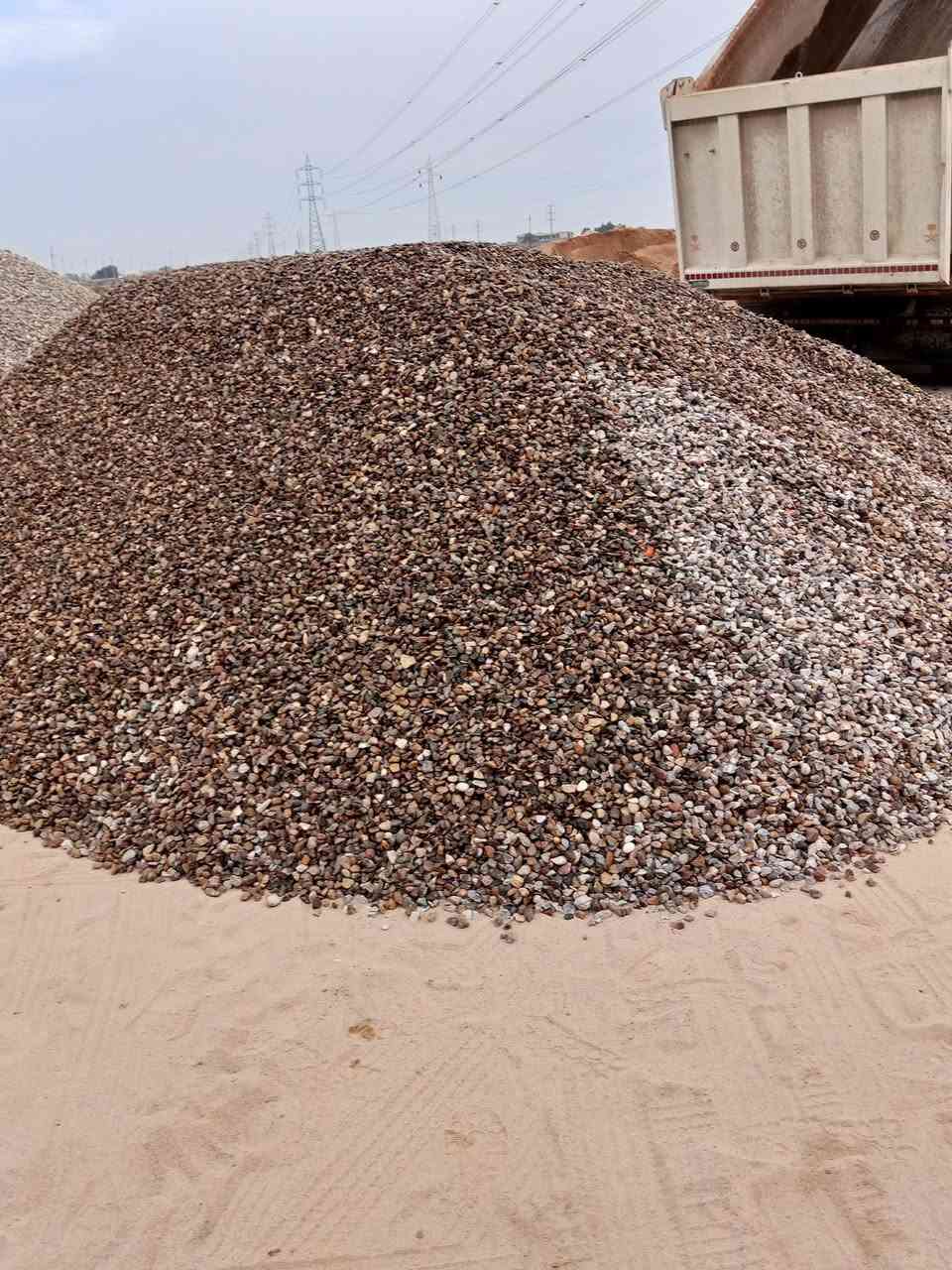 يا الله السلام عليكم توفر لدينا مواد بناء درجه اولى حمل فول باسعار مناسبه كانت الرمل ب 30 وكنتر الحصو 45 وطني سميت وتك الرمل 140 وتك الحصو 170 انواع المواد موجوده واكو توصيل اهلا وسهلا المكان رفاعي/***********
