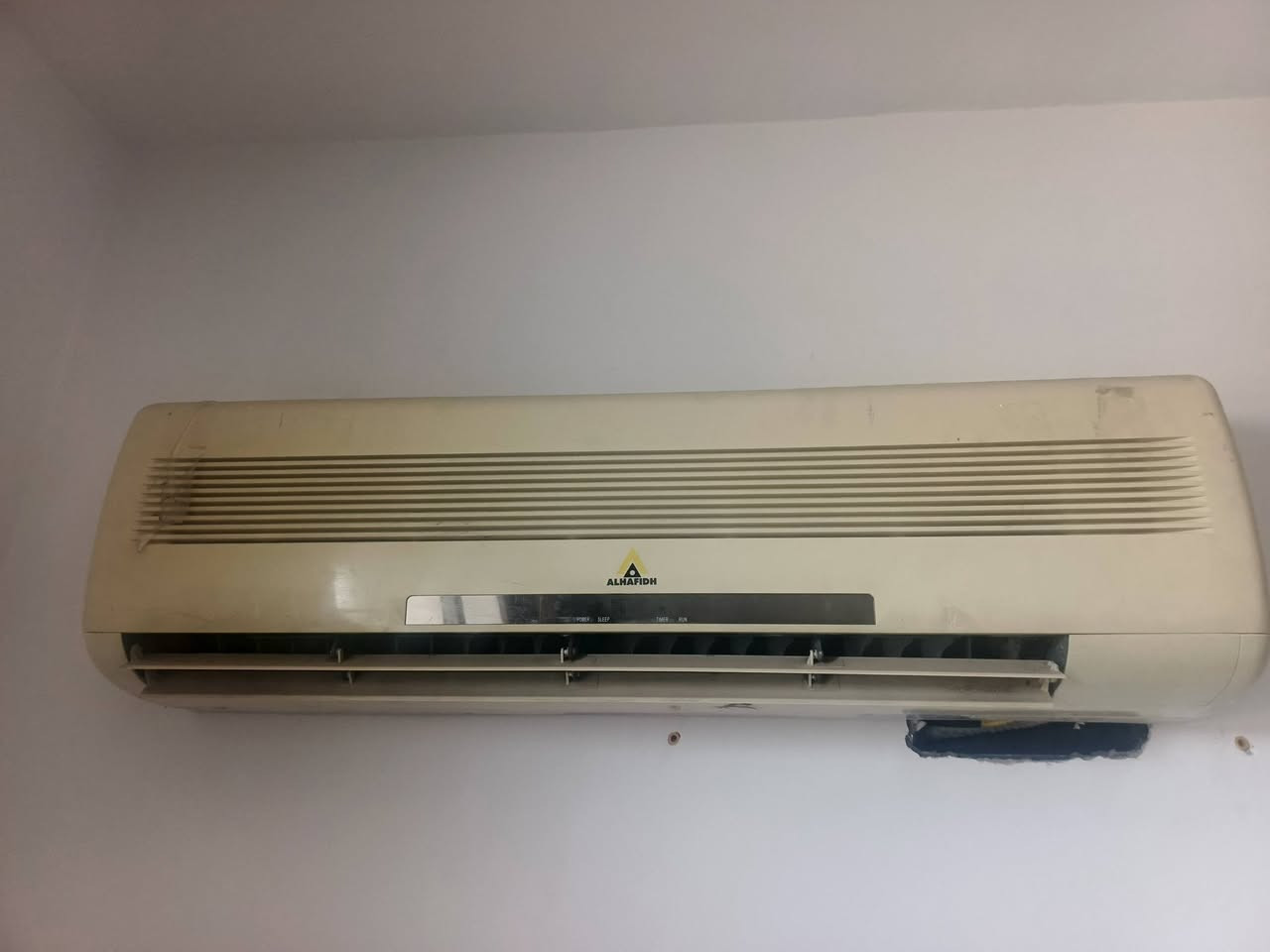 سلام عليكم ورحمه الله...سبالت  عدد ٢  مستعملات 
شركه الحافظ
شركه جنرل
الحنرل شغال كلشي مابي  ..
الحافظ نقص كابستر..
اليجي يشوفه يجيب ويا ابو صيانه يفحصهن ويشوفهن وياخذهن وبالعافيه عليه.مكانهن ديالى خالص حي ظباط  لا ستفسار  ‏‪***********‬‏ واتساب...
