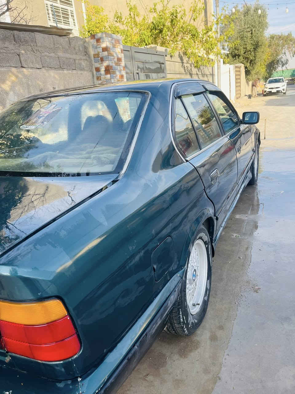 بيئم 535 للبيع نضافة فول كهربائيات كاملة سلايد روف رقم الماني جديد سنوية باسمي تحويل ثاني يوم رقم واسط شاشة شغاله وبلوتوث وسماعات كاملة شغاله تخم تاير جديد حماوه مابيها ابد سيارة نضيفة وعلى حسب الاصول السعر٤٨ مجال  واي استفسار على هذا رقم ***********
