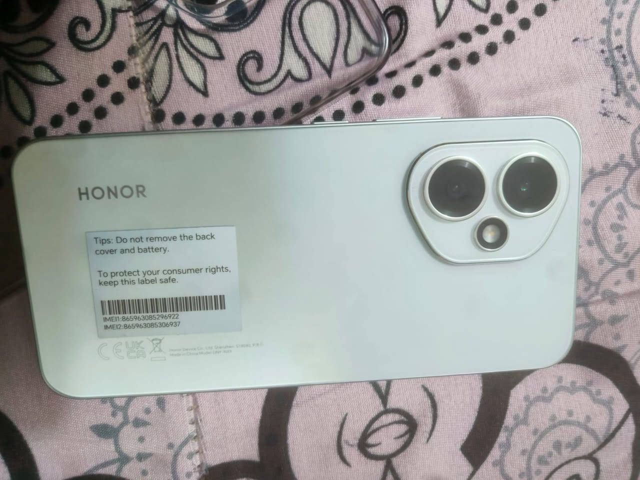 السلام عليكم هونر 400 للبيع الذاكرة 256 الجهاز نظيف اخو الجديد كامل ملحقات صار ٢٠ يوم من خذته   السعر 400 مكاني بغداد حي اور هاتف ***********
