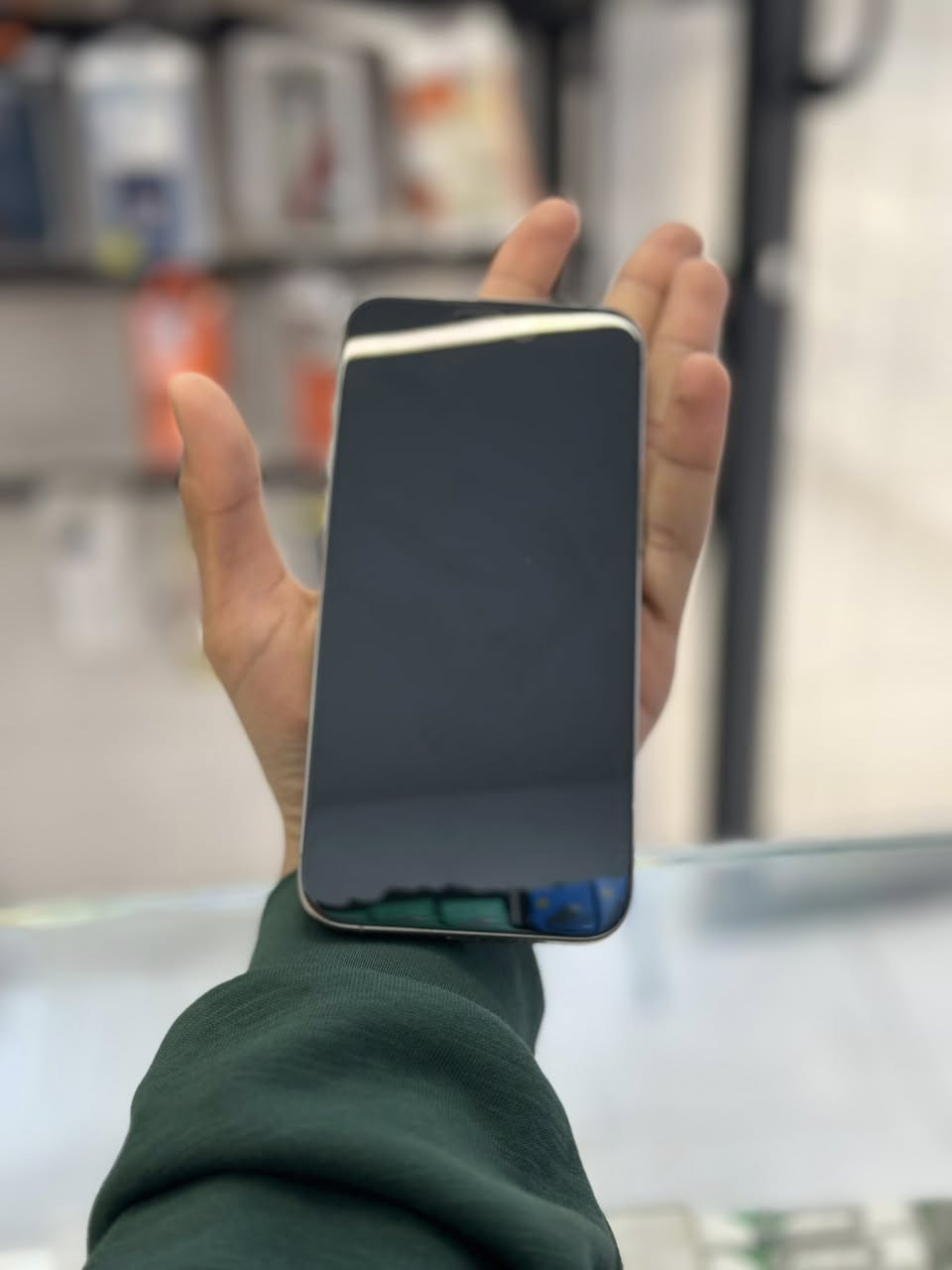 آيفون 15 بروماكس ذاكره 256 بطارية 🔋 86 السعر 950 ألف فقط يوجد خدمه توصيل لجميع المحافظات للاستفسارات ع الرقم ***********
