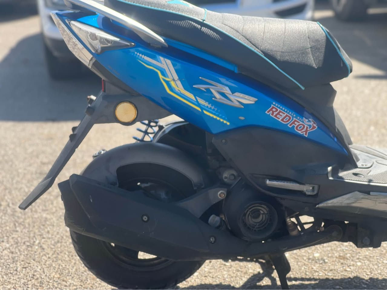 سلام عليكم ماكس مضلع حديث دراجة تتعب تكول جديدة ونظيفة وماشية شي قليل واستعمال بسيط جداً ووين ميعجبك وديها السرعة 120 مكفووولة كفالة عامة من التاير للتاير 
نوزل سعر 950 الف دينار 
مكاني بغداد 
للاستفسار 
*********** بغداد, العراق
