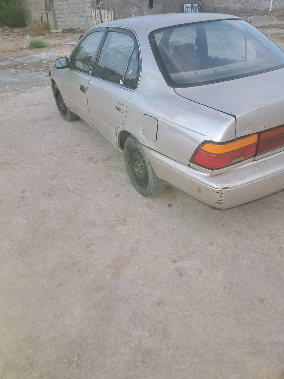 للبيع كورلا ١٩٩٣ سياره جارده بدون صبغ ومعجون مكينه مشروطه جديده دشبول يسرى السياره محوره تحويرته حلوه كلش كأنما يسرى المكان واسط  سنويه جديده رقم انكليزي بغداد*********** الخاص مفتوح واتس أيضا اتصال مفتوح
