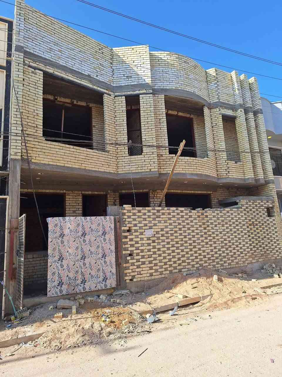 خلفة بناء متوفر 
شغل نظيف 
طابوك +بلوك +ثرمستون
⁰⁰رقم التلفون ***********
