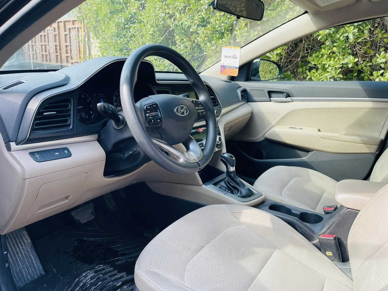 #السلام_عليكم
#للبيع 🚘

- هونداي النترا  Hyundai elantra  (2020)
- رقم اربيل  
- مكينه  2000 DOSH
- ماشيه 46 الف
- السعر 119 
المواصفات :-  
*  شاشه + كامرا 
* تحديد مسار + قياده ذاتيه 
* رادار امامي + خلفي + جانبي 
* اشاره بالمري 
* 3 وضعيات قياده 
* تحكم  ستيرن 
* داخل لونين
* مانع انحدار 
- حادث السياره بنيد وجاملغ وبيها صبغ قليل بالداير الجاملغ الخلفي 
- صور حادث  مرفقه
- مكان السياره بغداد   
- للاستفسار 
- ***********
