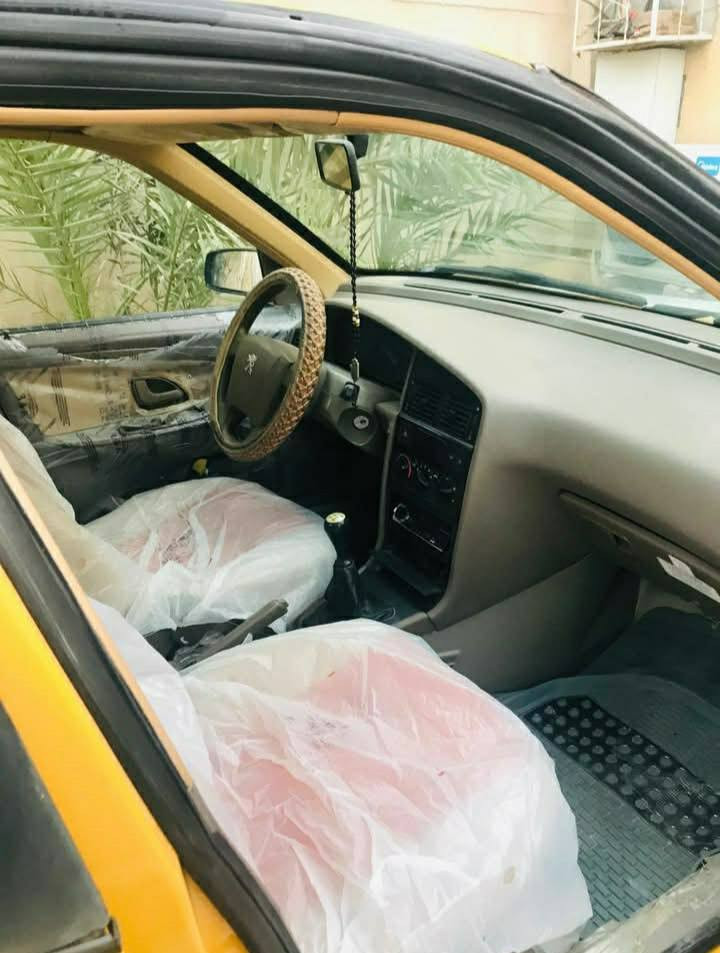 السلام عليكم سيارة بيجو 405 مديل 2016
سيارة مكفوله كير محرك 
بيه باب مبدل وره سايق 
العنوان البصرة ابو الخصيب 
سعر ٤٠ وبيه مجال قليل   ***********👉
