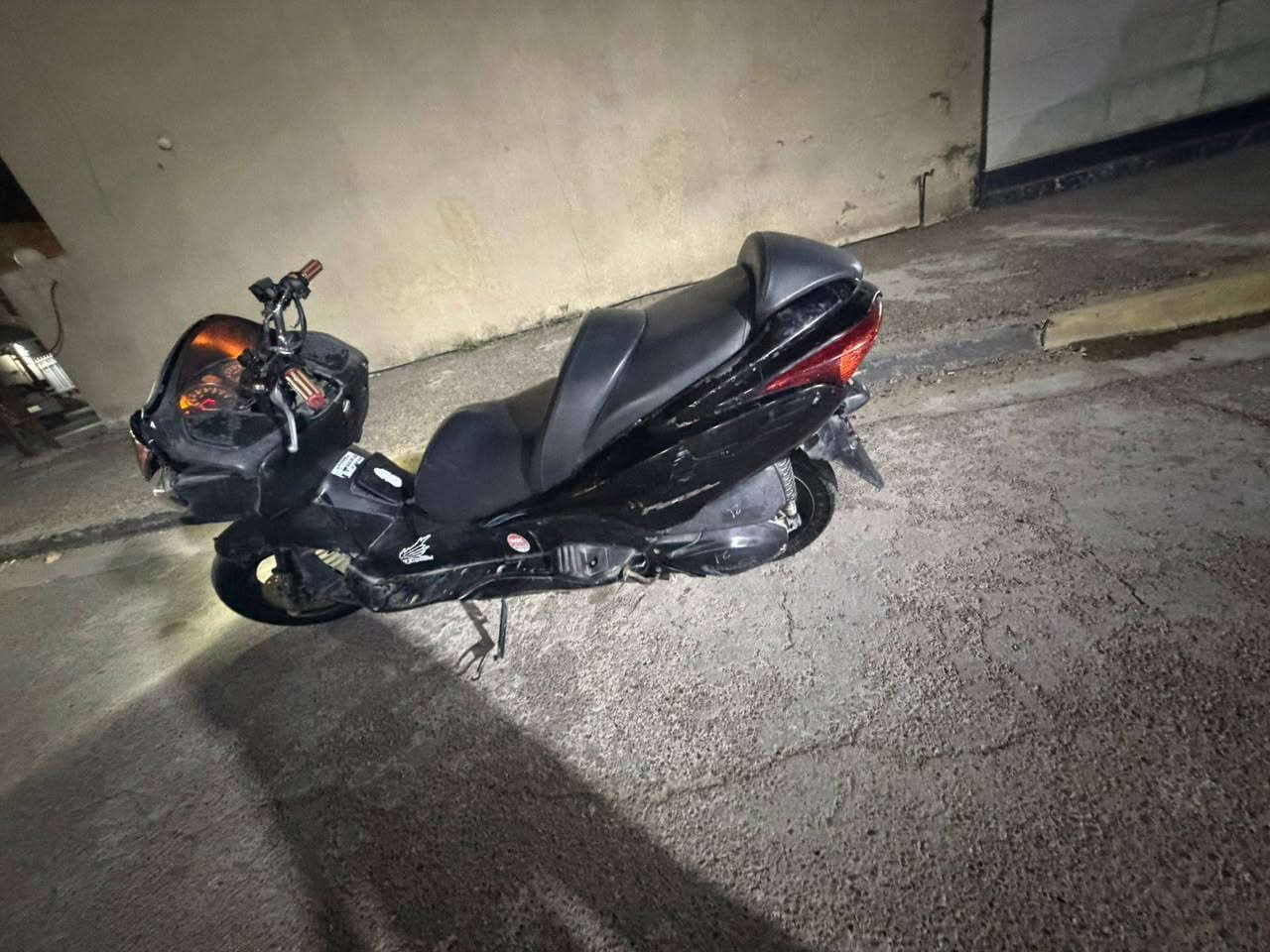 فورزا للبيع شغاله عله وضعها مال تعمير ب 450 وبيها مجال رقم التلفون ***********
