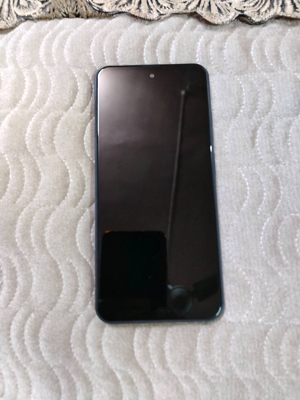 ايفون 17برو ماكس لاكن نضام اندرويد 