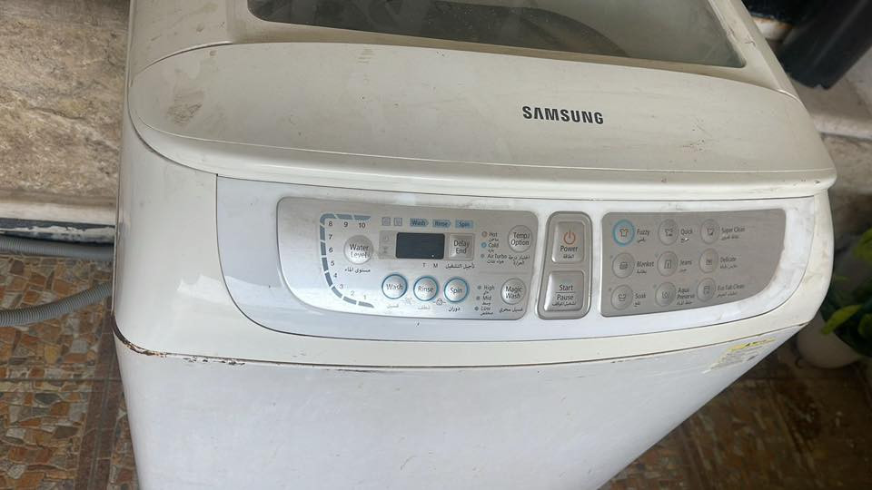 كاونتر سنك ب١٠٠ الف 
وغساله سامسونك ب١٥٠ الف 
مكان بغداد 
للتواصل ***********
