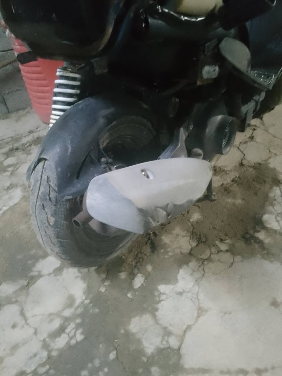 دراجه للبيع عدله كامله مكمل سلف وهندر شغال كل وقت ملاح ماكينه 55 جديده دراجه شلعه ومد مال ونسه فول السعر خاص قوي هذا دق على هذا الرقم ***********
